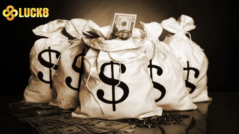 Rút tiền LUCK8 có mất phí không?